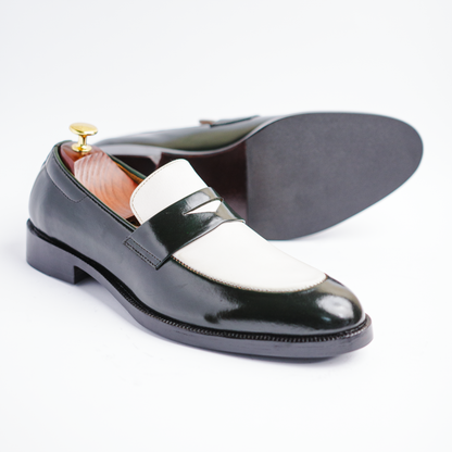 Diplomat - Black & White