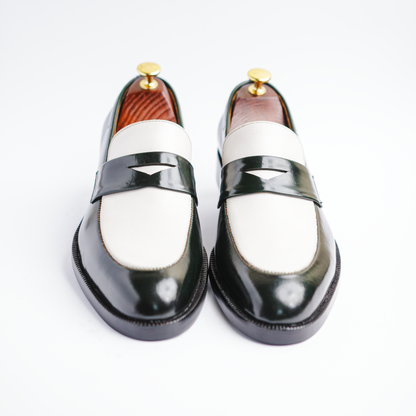 Diplomat - Black & White