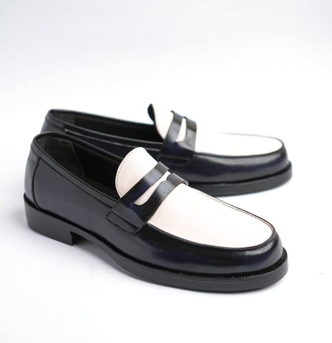 Aristo - Black & White